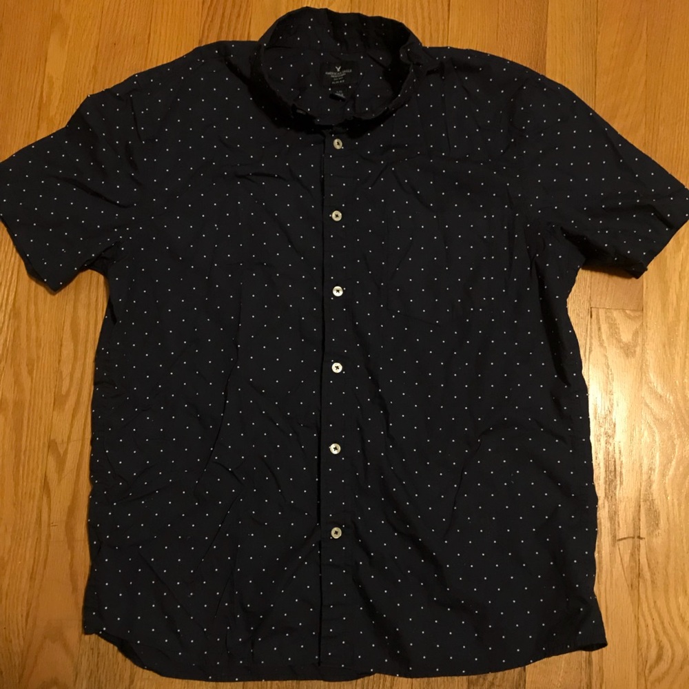 American Eagle short sleeve shirt.